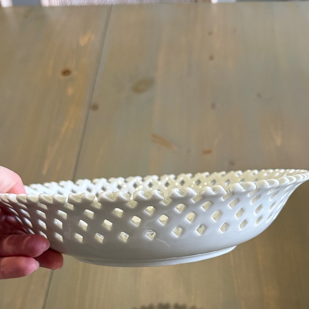 💙🤍White and Blue Decorative Porcelain Dish, Vintage, Display - Picture 2 of 8